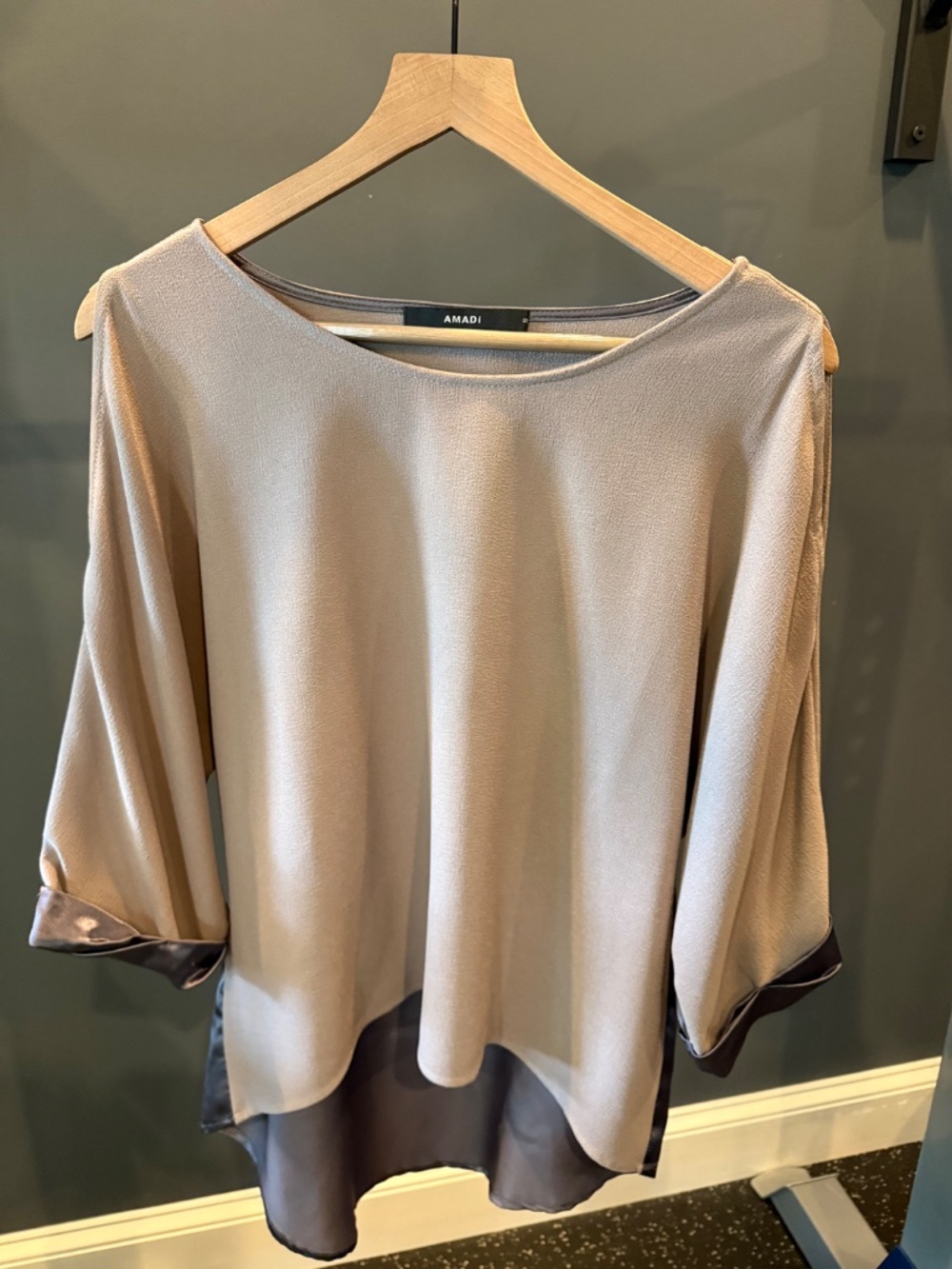 Anthropologie Amadi Taupe Satin Back Mixed Media Top Size Small Made in USA